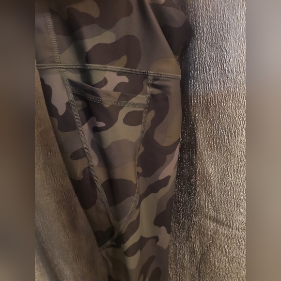 Active Pants - Picture 3 of 5